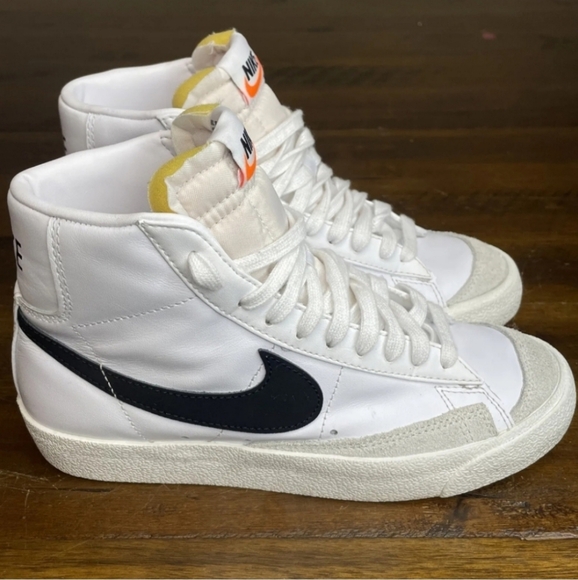 Nike Blazer Mid 77 Sneakers, Women's Size 6.5 - Picture 2 of 5